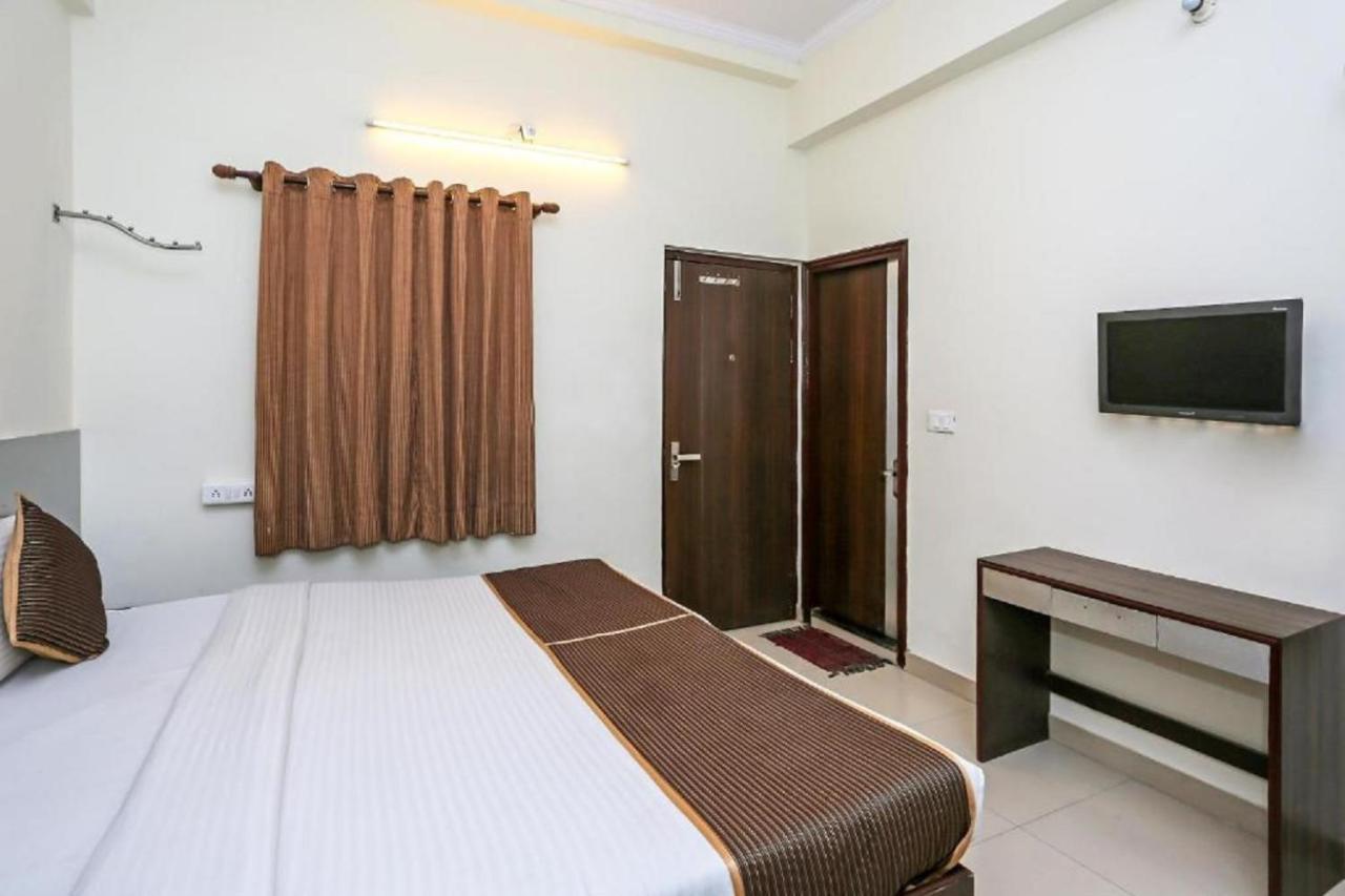 OYO 3209 Hotel Anand Villa Agra  Buitenkant foto